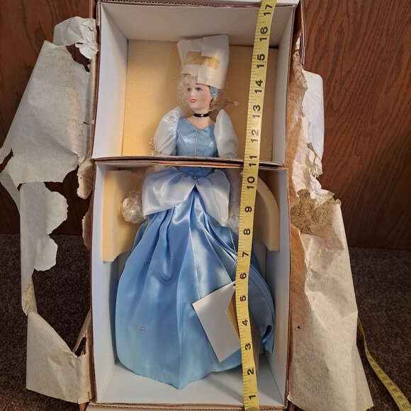 Vntg Franklin Mint Heirloom Premier Edition Disney Cinderella Porcelain Doll. - Picture 9 of 14